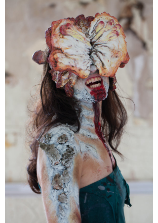 Illustration for article titled Creepy Cosplay That's As Horrifying As Anything We See In The Movies